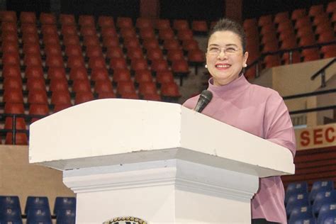 Ynares clan stays triumphant in Rizal province .